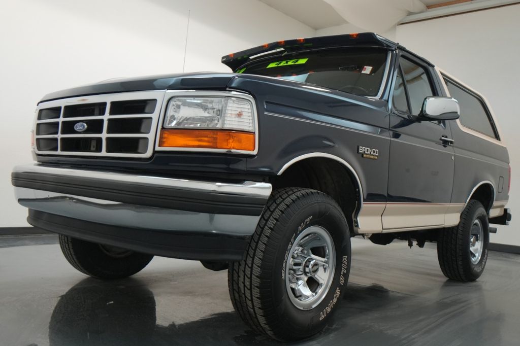 1992 Ford Bronco photo 3