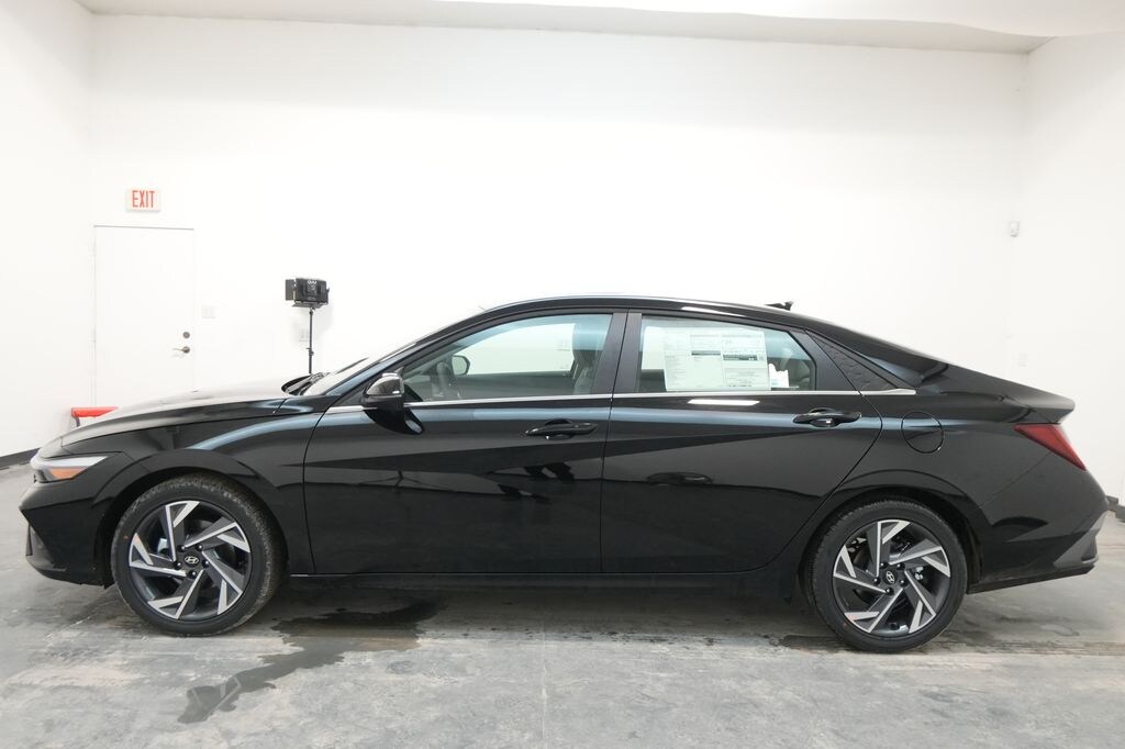 New 2026 Hyundai Elantra Limited Sedan