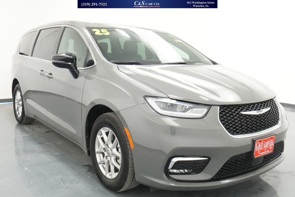 Used 2025 Chrysler Pacifica Select Van Passenger Van