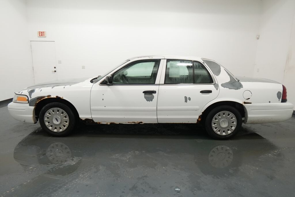 Used 2004 Ford Crown Victoria Police Base w/3.27 Axle Sedan