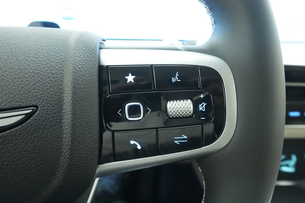 2026 GENESIS GV70 Standard - Photo 32