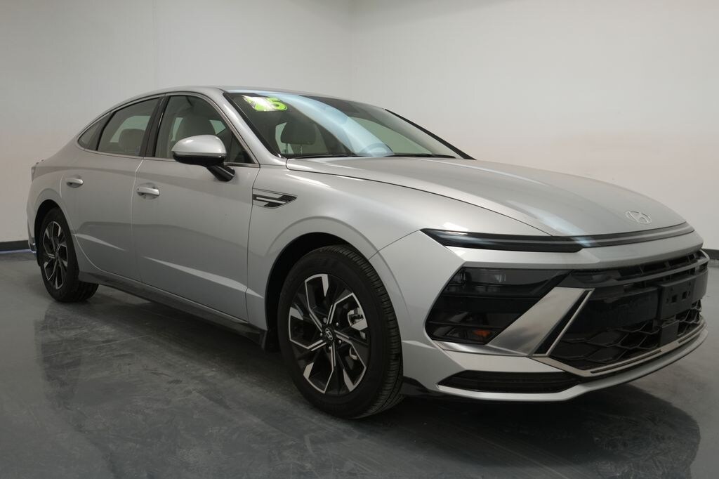 New 2025 Hyundai Sonata SEL Sedan