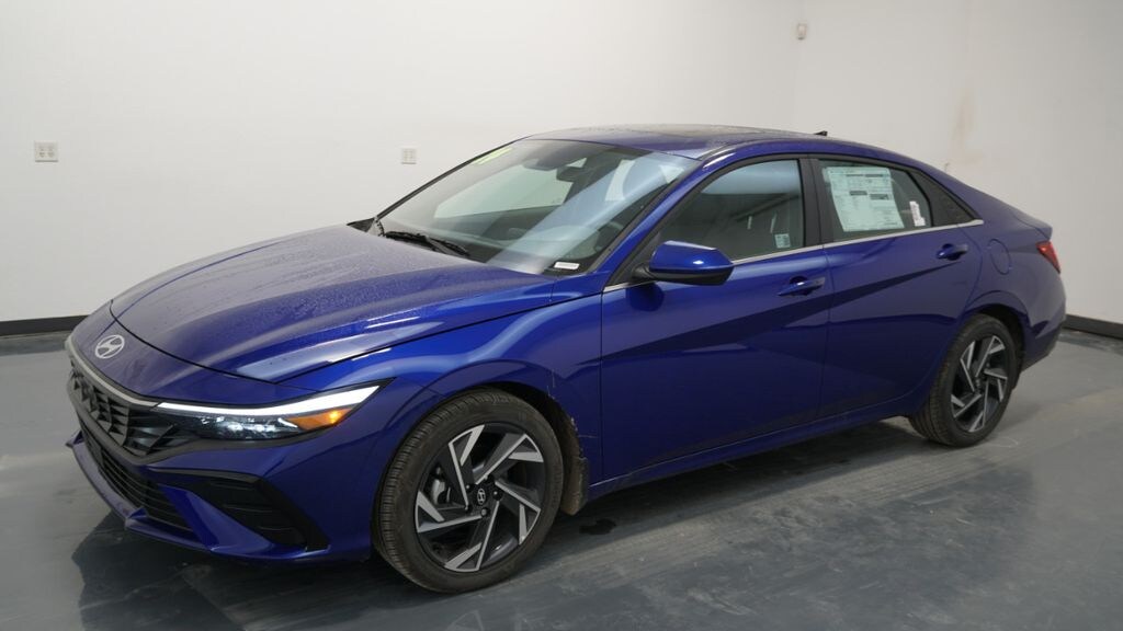 New 2024 Hyundai Elantra SEL Sedan