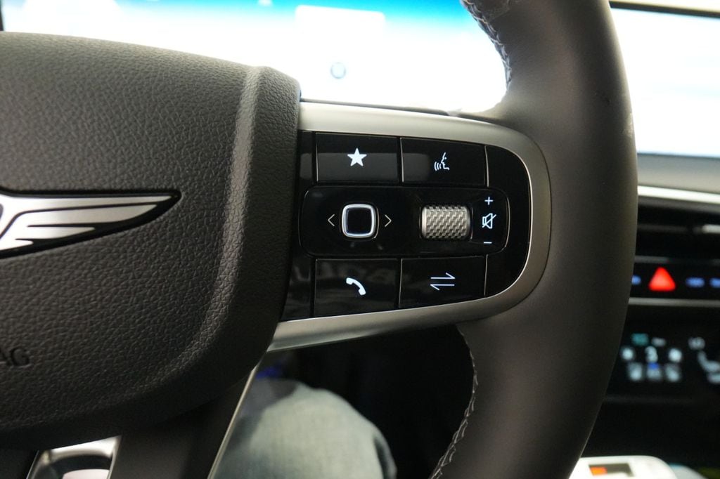 2026 GENESIS GV70 Standard - Photo 45