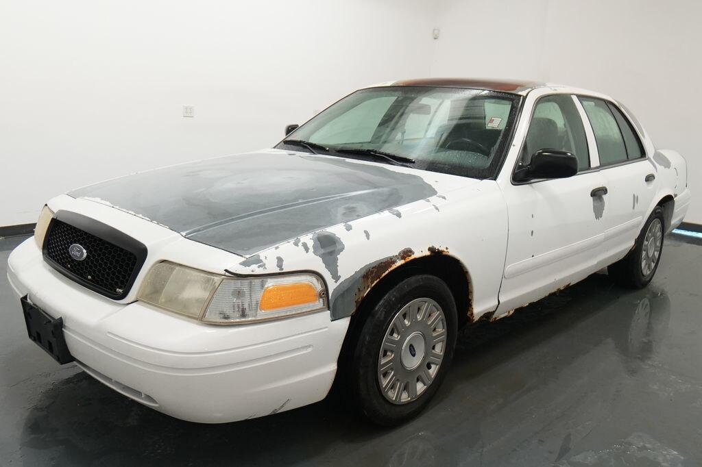 Used 2004 Ford Crown Victoria Police Base w/3.27 Axle Sedan