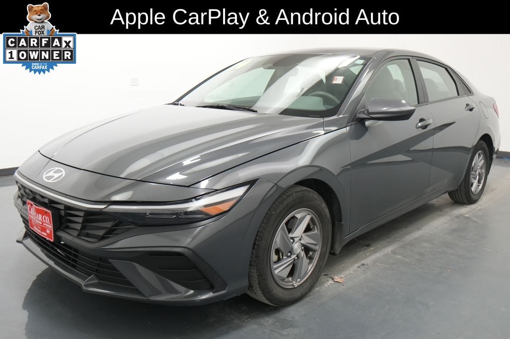 Used 2024 Hyundai Elantra SE Sedan