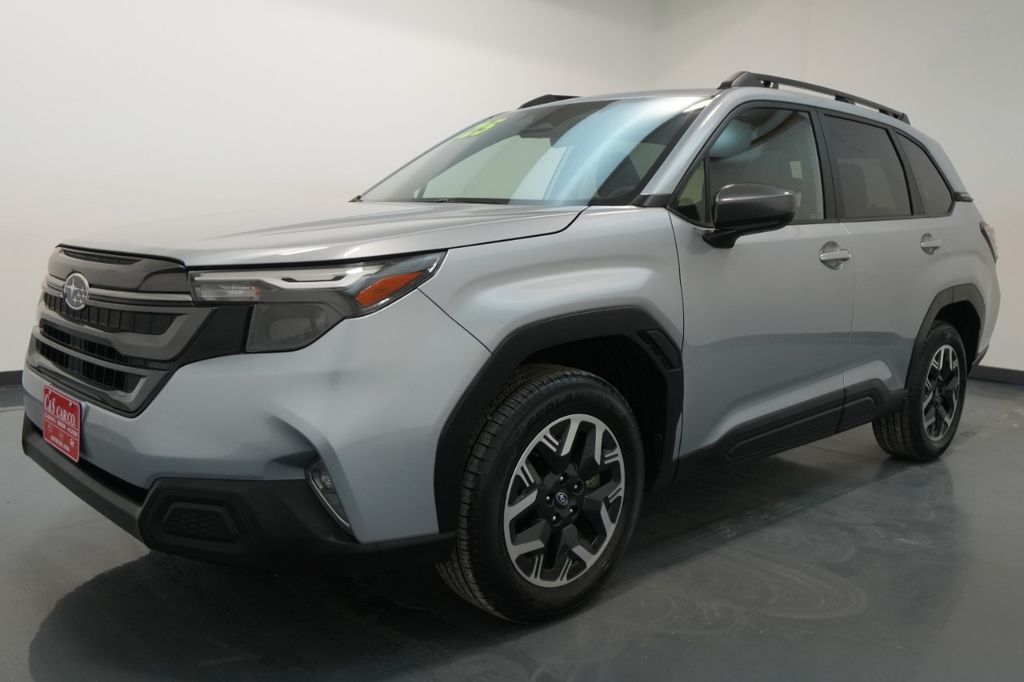 2025 Subaru Forester Premium photo 2