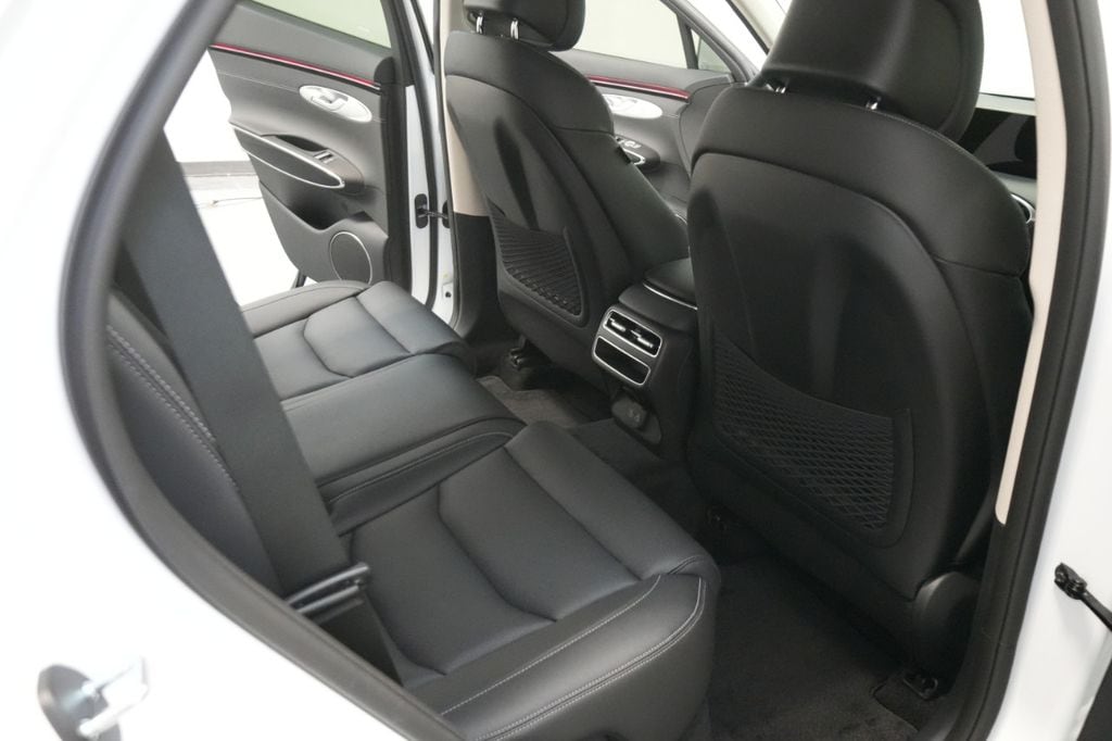 2026 GENESIS GV70 Standard - Photo 33