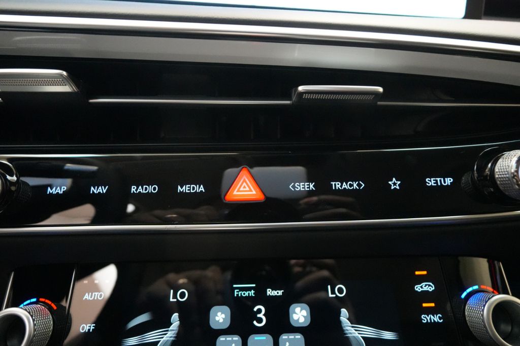 2026 GENESIS GV70 Standard - Photo 42