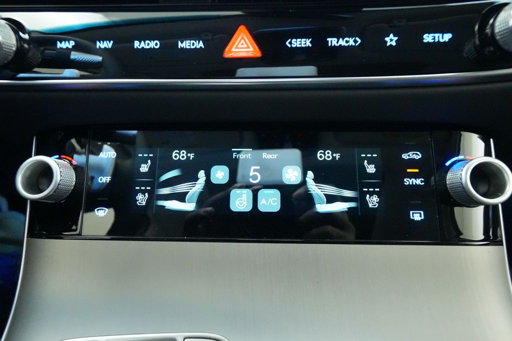 2026 GENESIS GV70 Advanced - Photo 33
