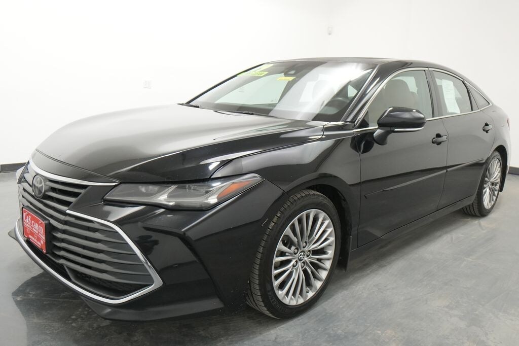 Used 2019 Toyota Avalon XLE Sedan