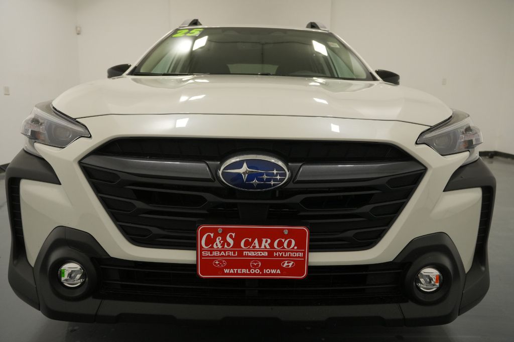 2025 Subaru Outback Premium photo 2