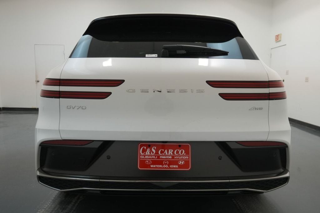 2026 GENESIS GV70 Standard - Photo 8