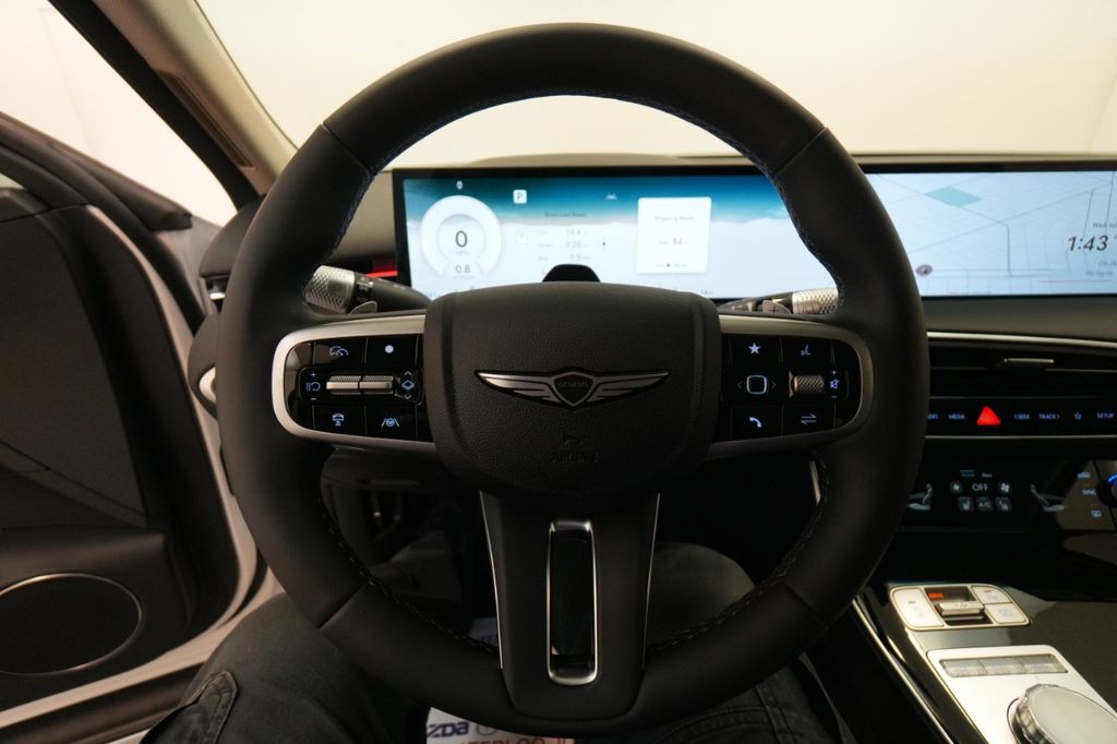 2026 GENESIS GV70 Standard - Photo 43