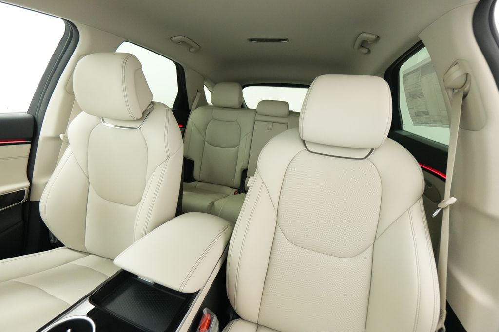 2026 GENESIS GV70 Standard - Photo 12