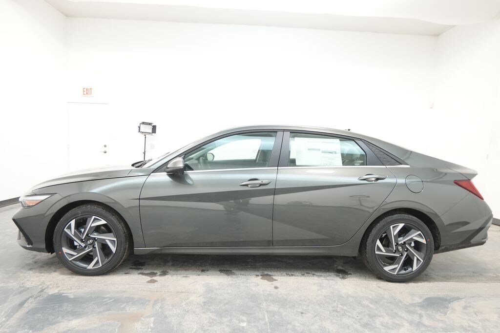 New 2026 Hyundai Elantra Limited Sedan
