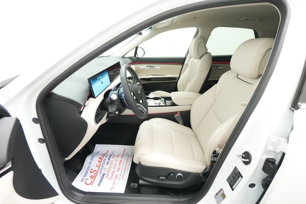 2026 GENESIS GV70 Standard - Photo 13