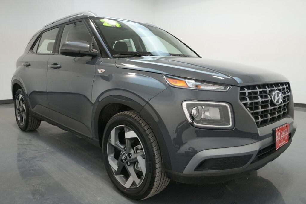 New 2024 Hyundai Venue SEL SUV