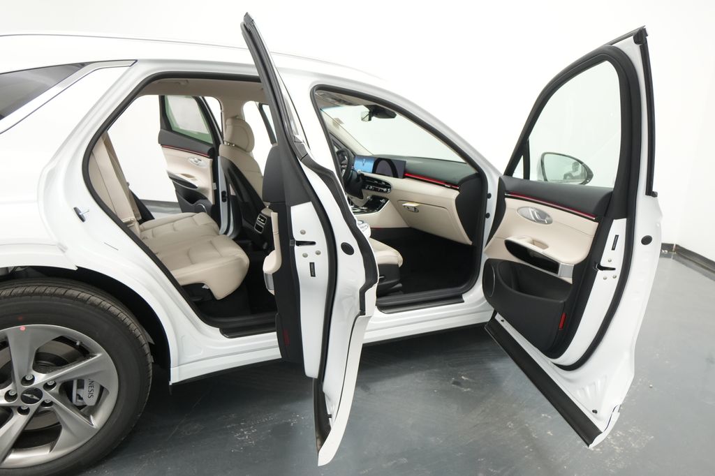 2026 GENESIS GV70 Standard - Photo 25