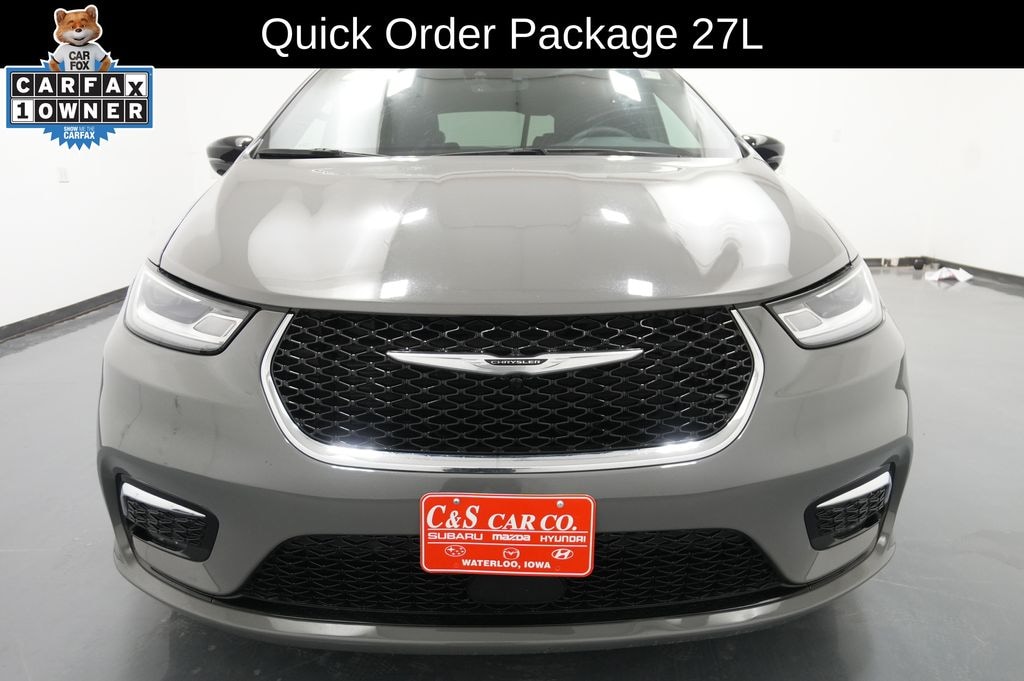 Used 2025 Chrysler Pacifica Select Van Passenger Van