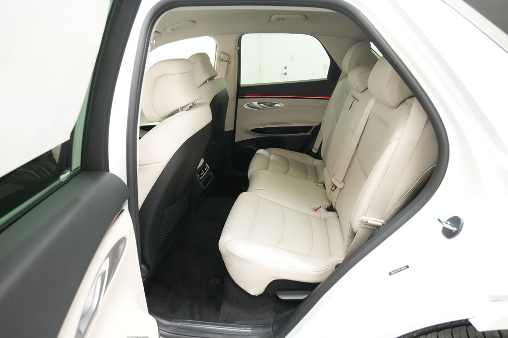 2026 GENESIS GV70 Standard - Photo 16