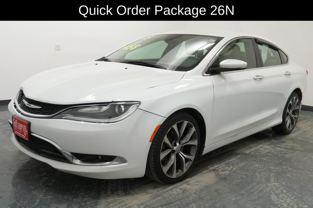 2015 Chrysler 200 C - Photo 3