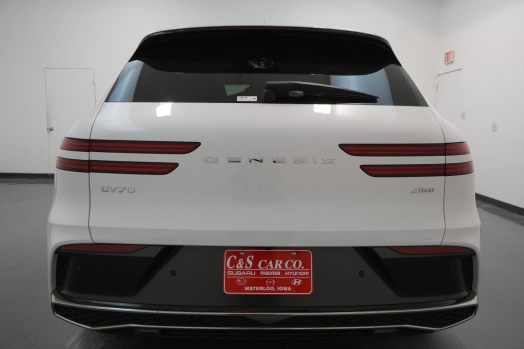 2026 GENESIS GV70 Standard - Photo 9