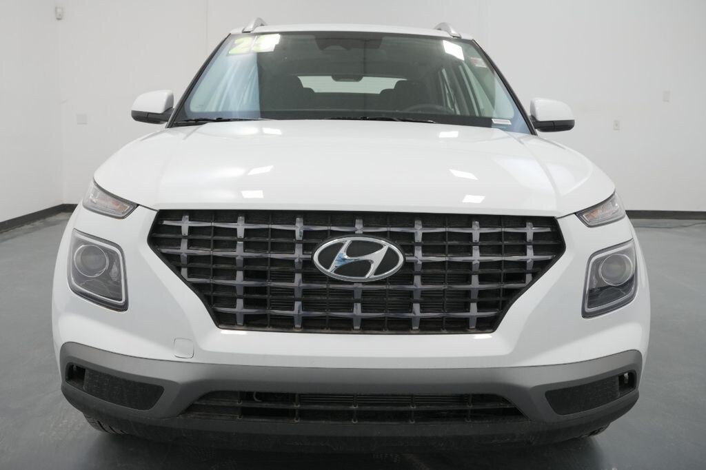 New 2025 Hyundai Venue SEL SUV