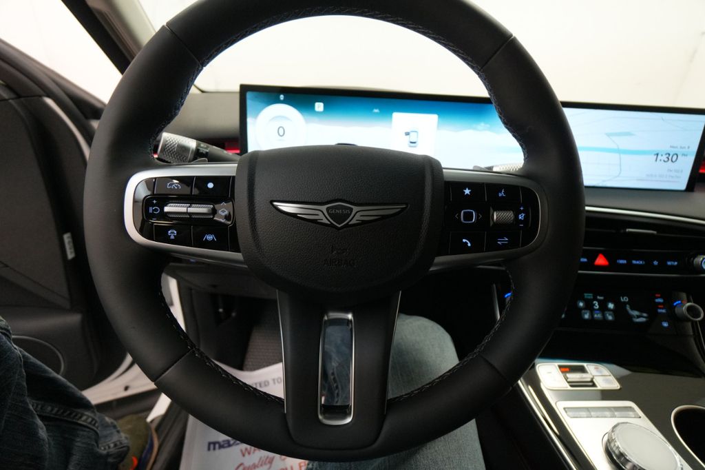 2026 GENESIS GV70 Standard - Photo 47