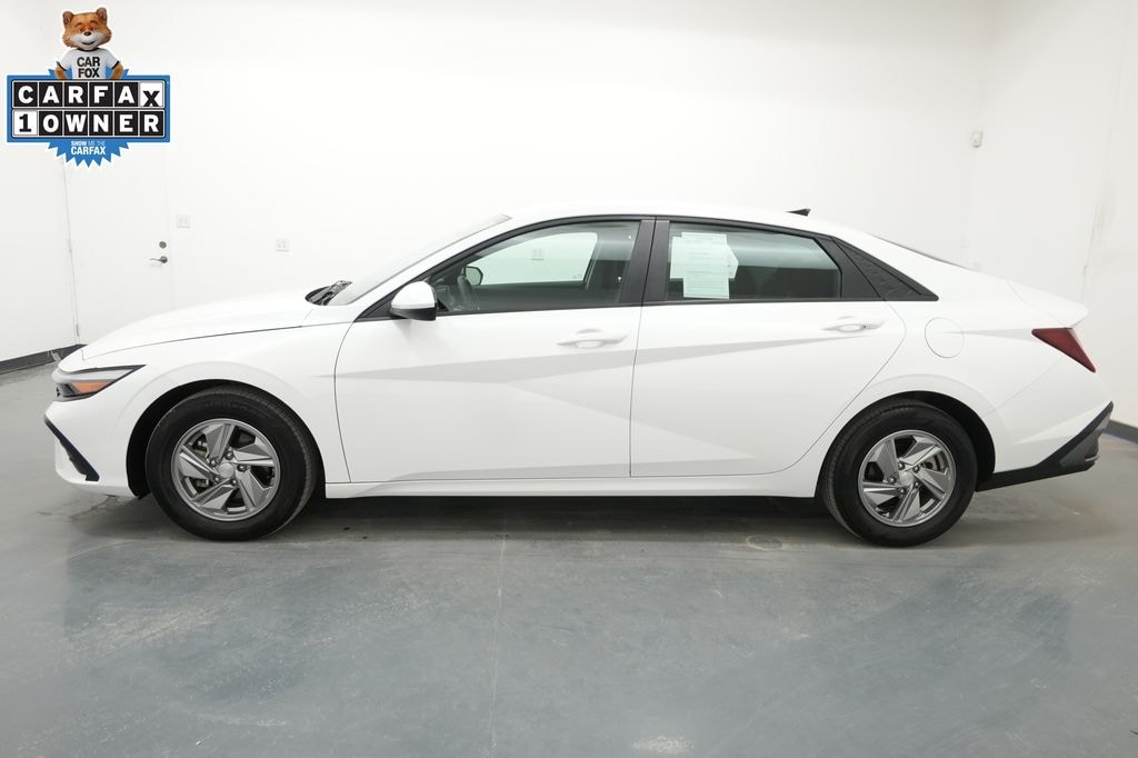 Used 2024 Hyundai Elantra SE Sedan