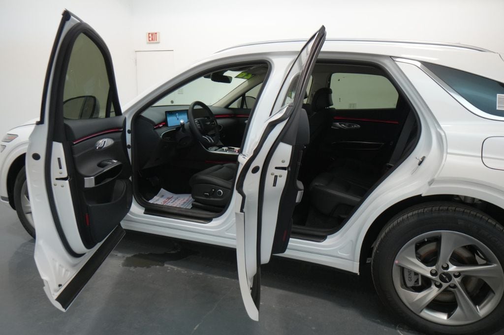 2026 GENESIS GV70 Standard - Photo 28