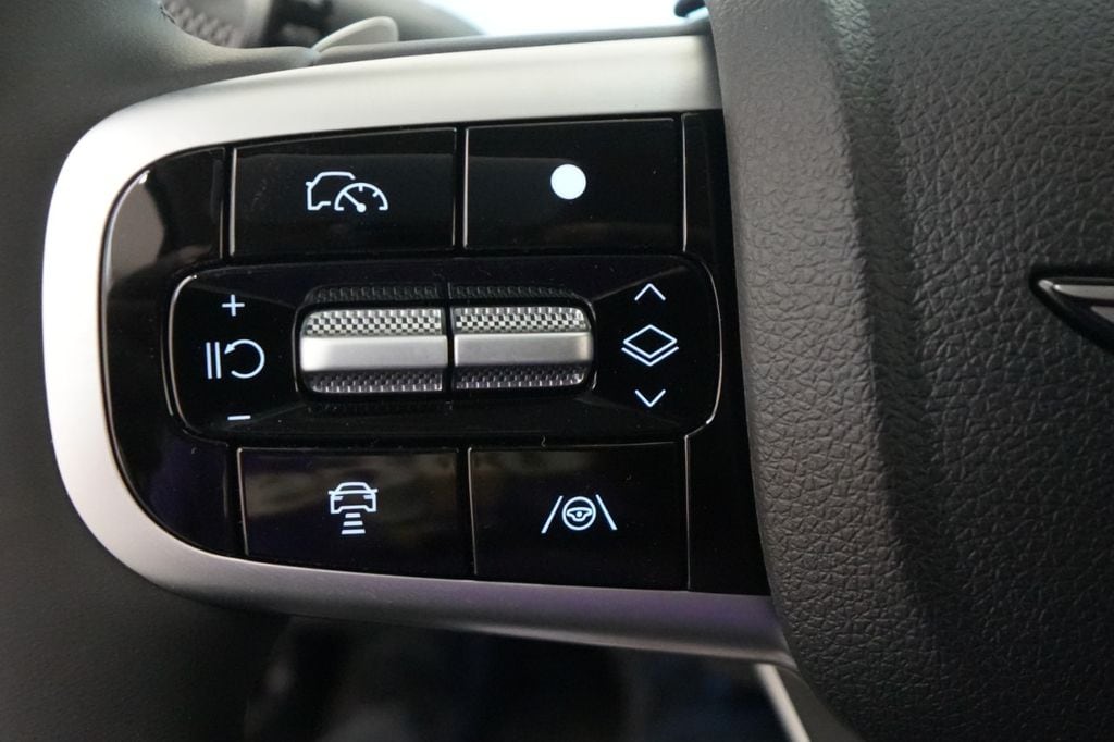 2026 GENESIS GV70 Standard - Photo 42
