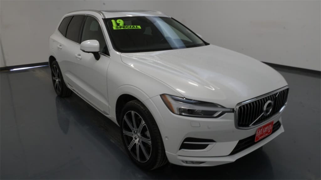 Used 2019 Volvo XC60 Inscription with VIN YV4A22RL5K1323638 for sale in Waterloo, IA