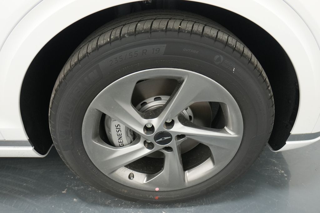 2026 GENESIS GV70 Standard - Photo 9