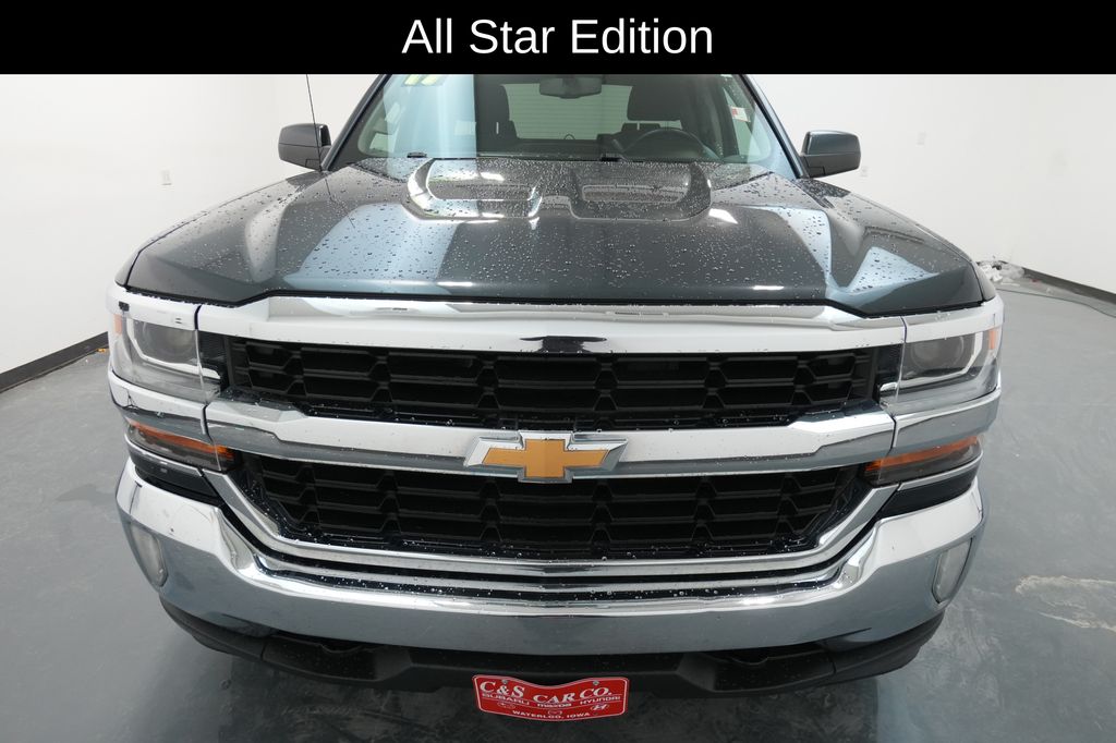 2017 Chevrolet Silverado 1500 LT photo 2