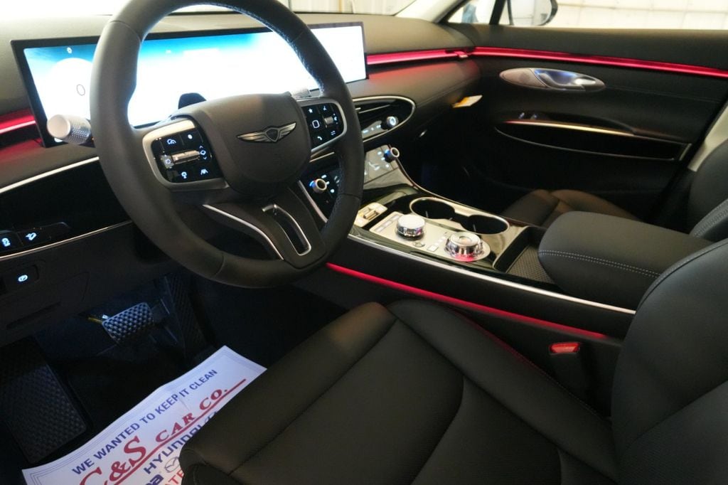2026 GENESIS GV70 Standard - Photo 16