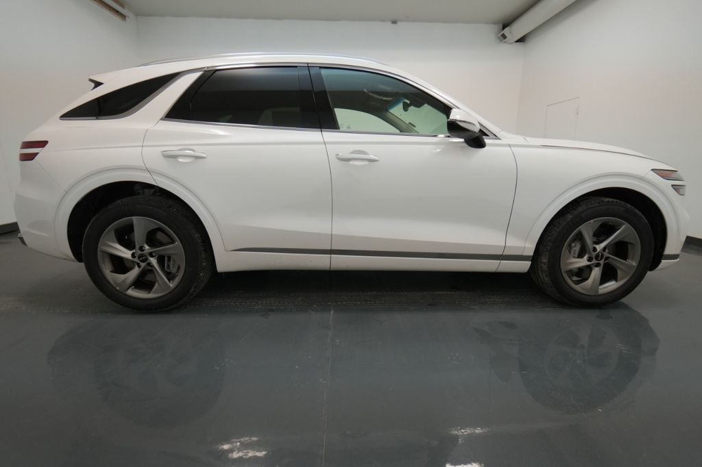 2026 GENESIS GV70 Standard - Photo 10