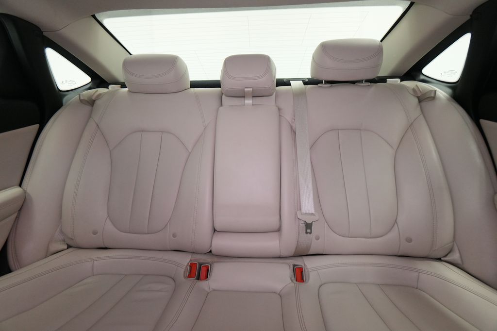 2015 Chrysler 200 C - Photo 20