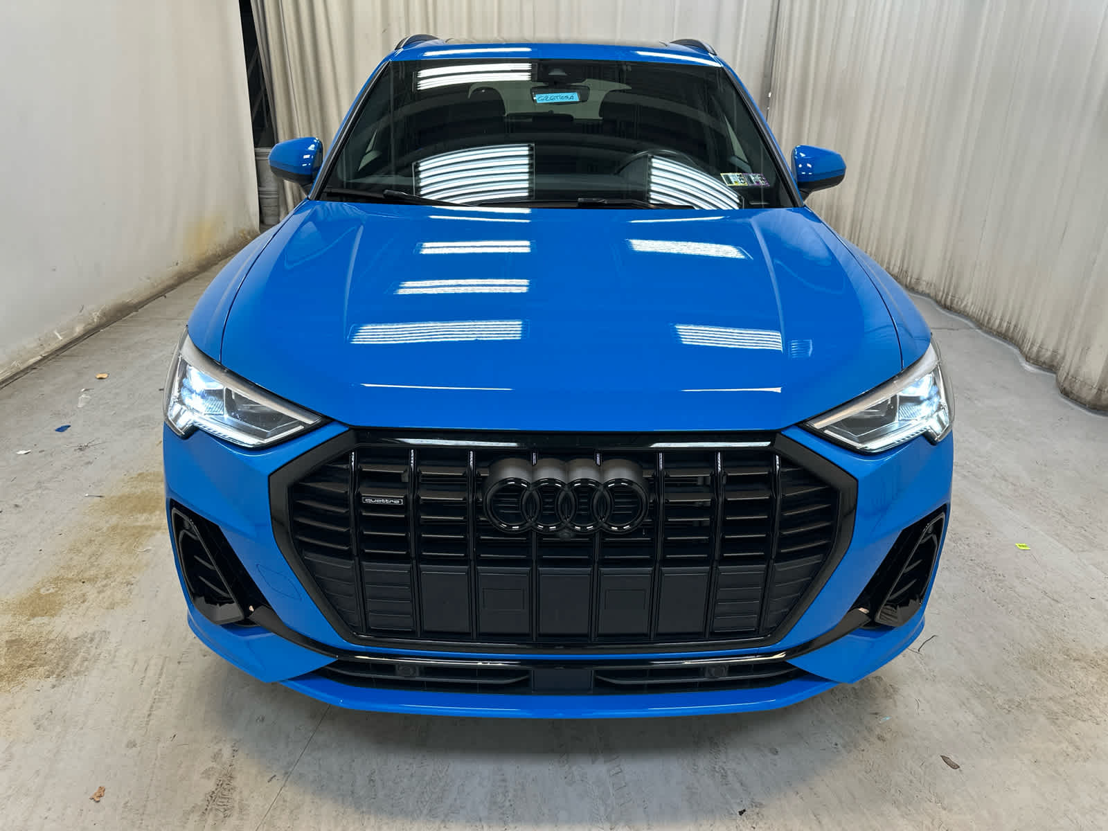 2022 Audi Q3 45 TFSI S line Premium photo 2