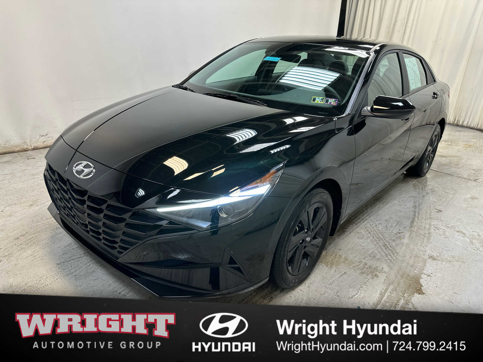 2023 Hyundai Elantra SEL photo 3