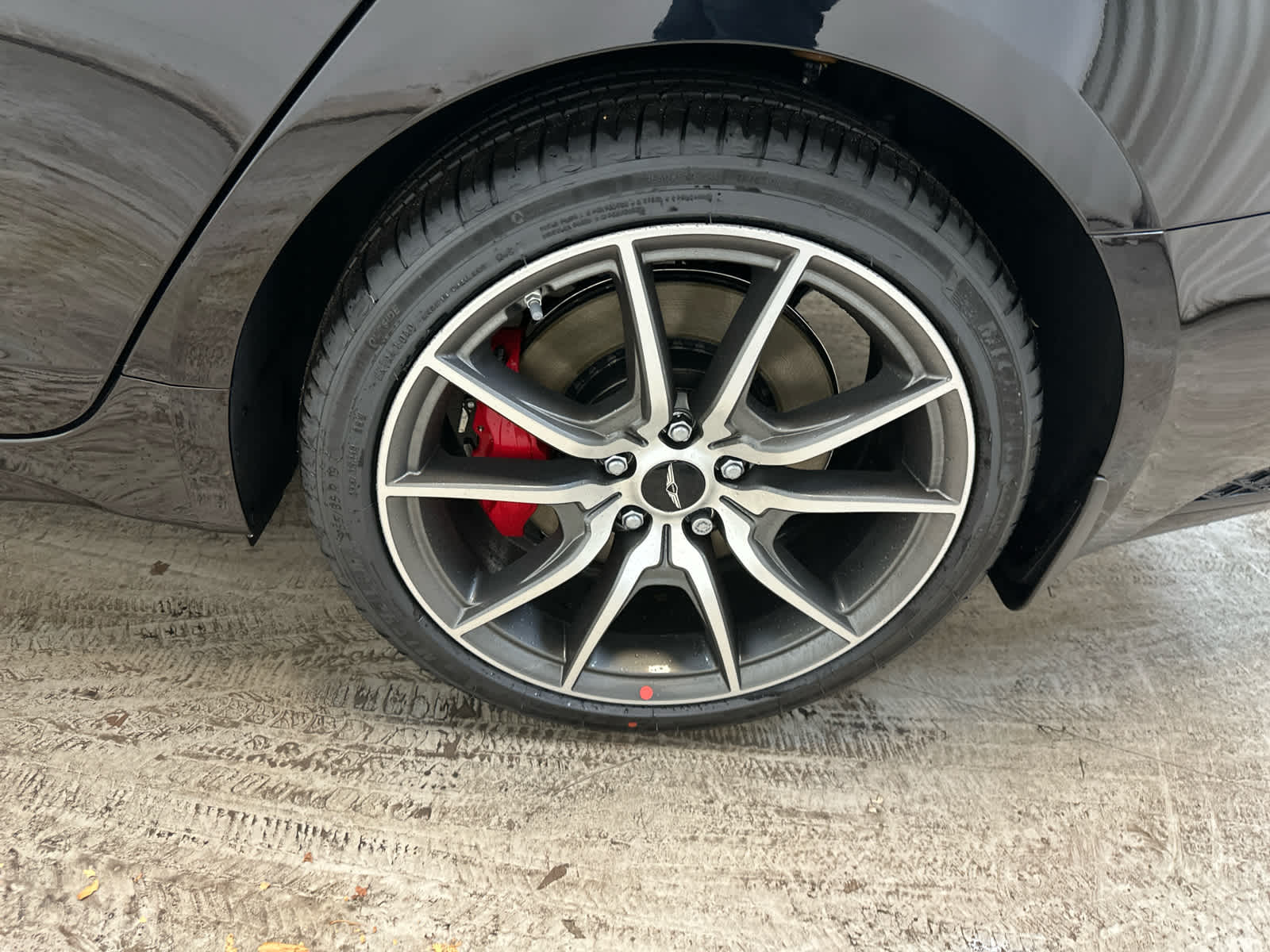 2025 GENESIS G70 Standard - Photo 8