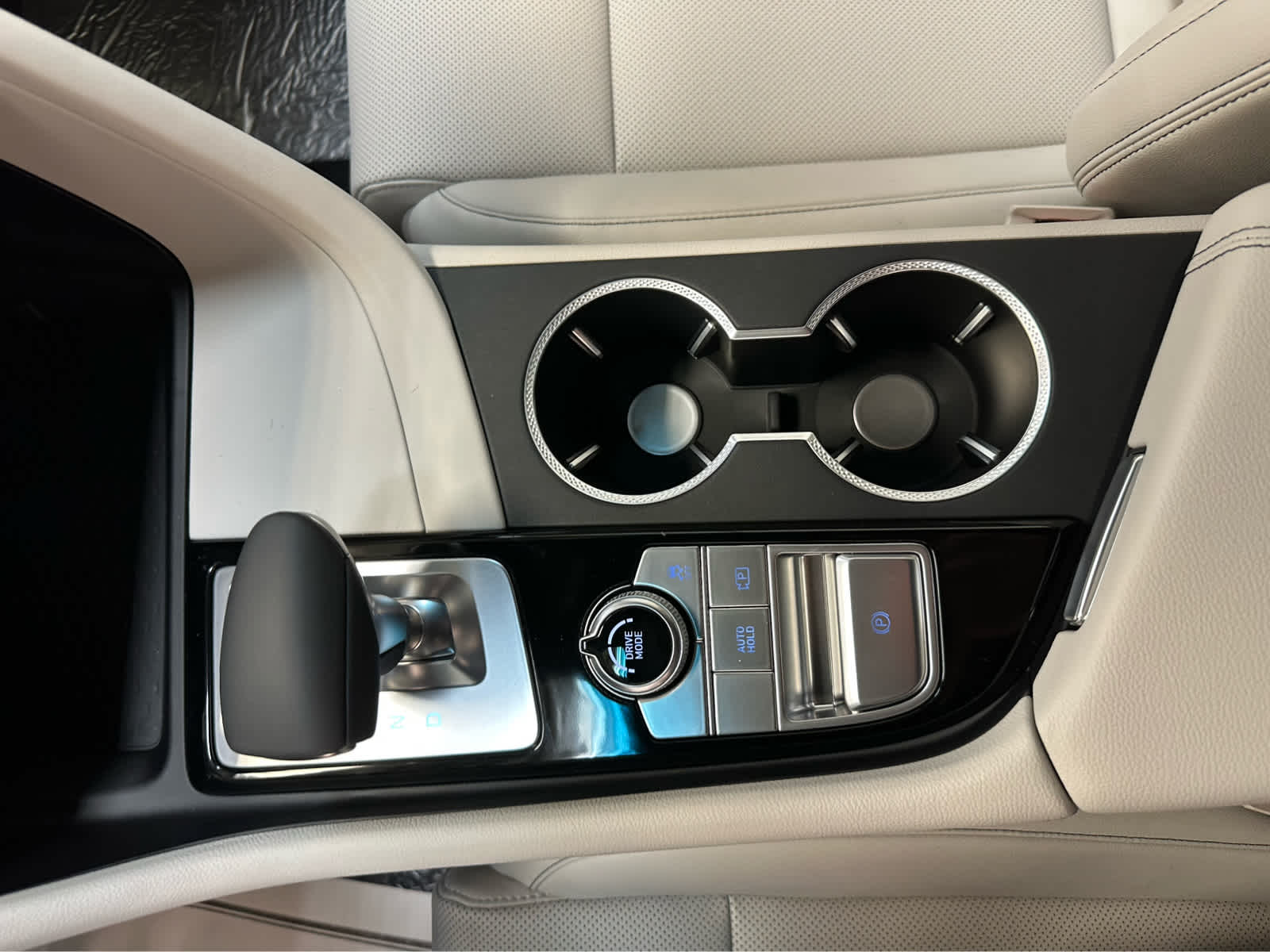 2025 GENESIS G70 Standard - Photo 19