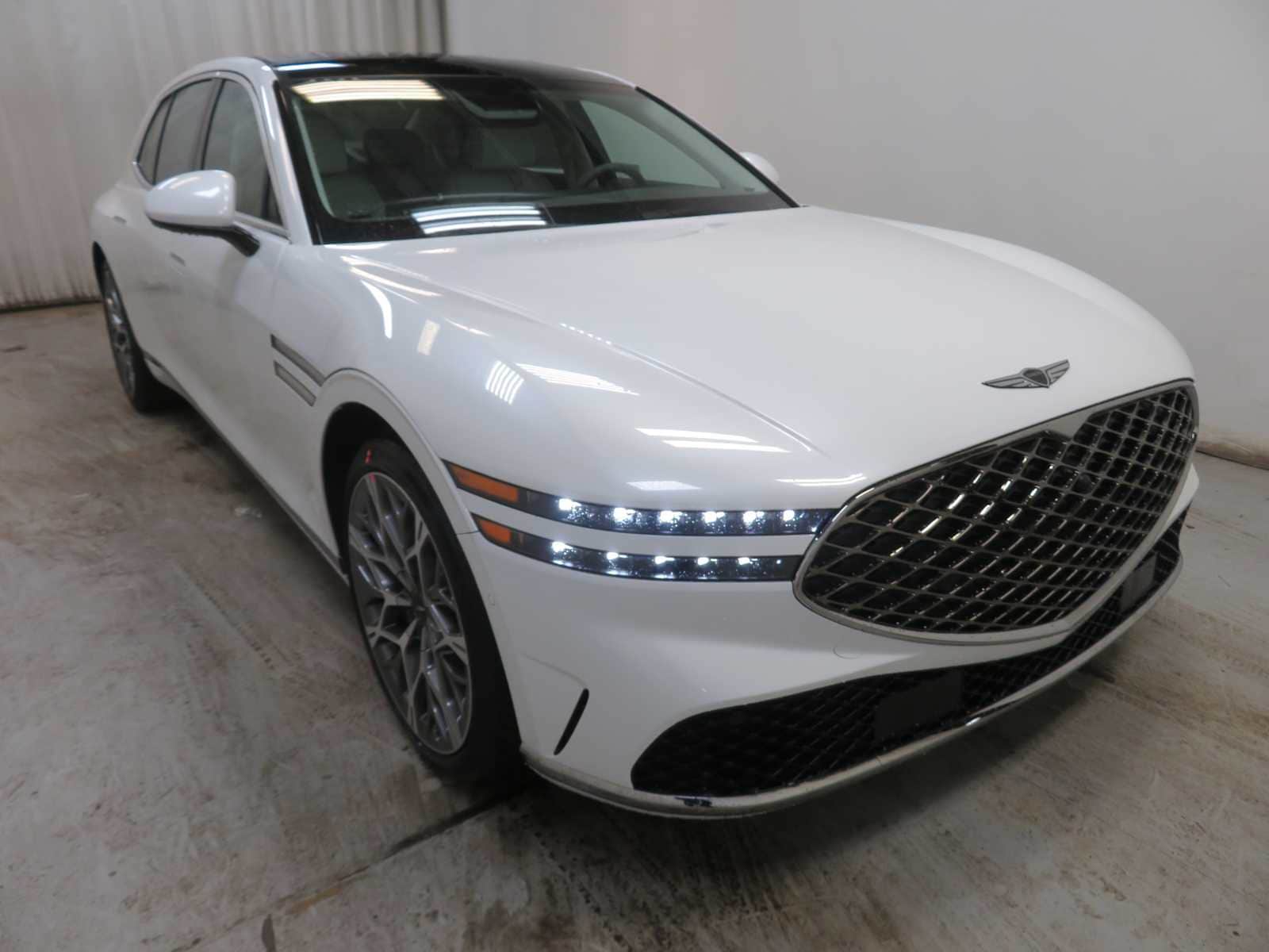 2026 GENESIS G90 Base's photo