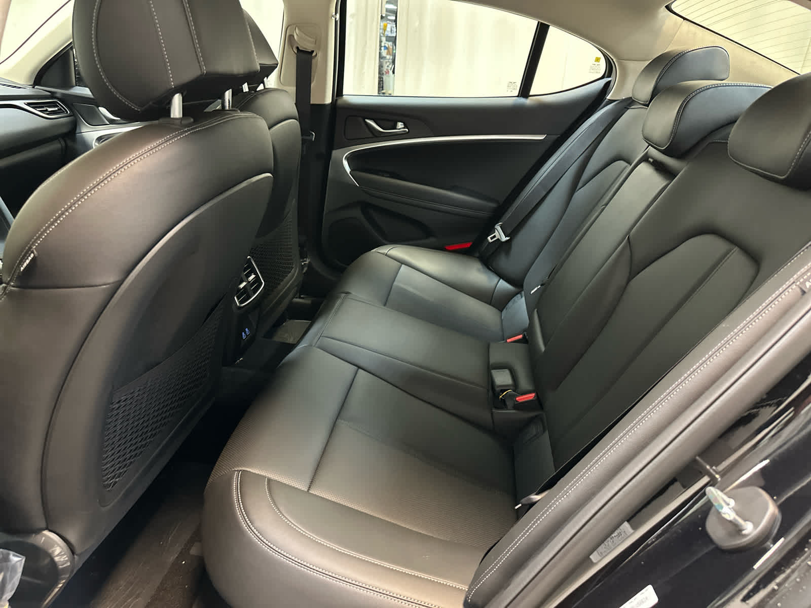 2025 GENESIS G70 Standard - Photo 9