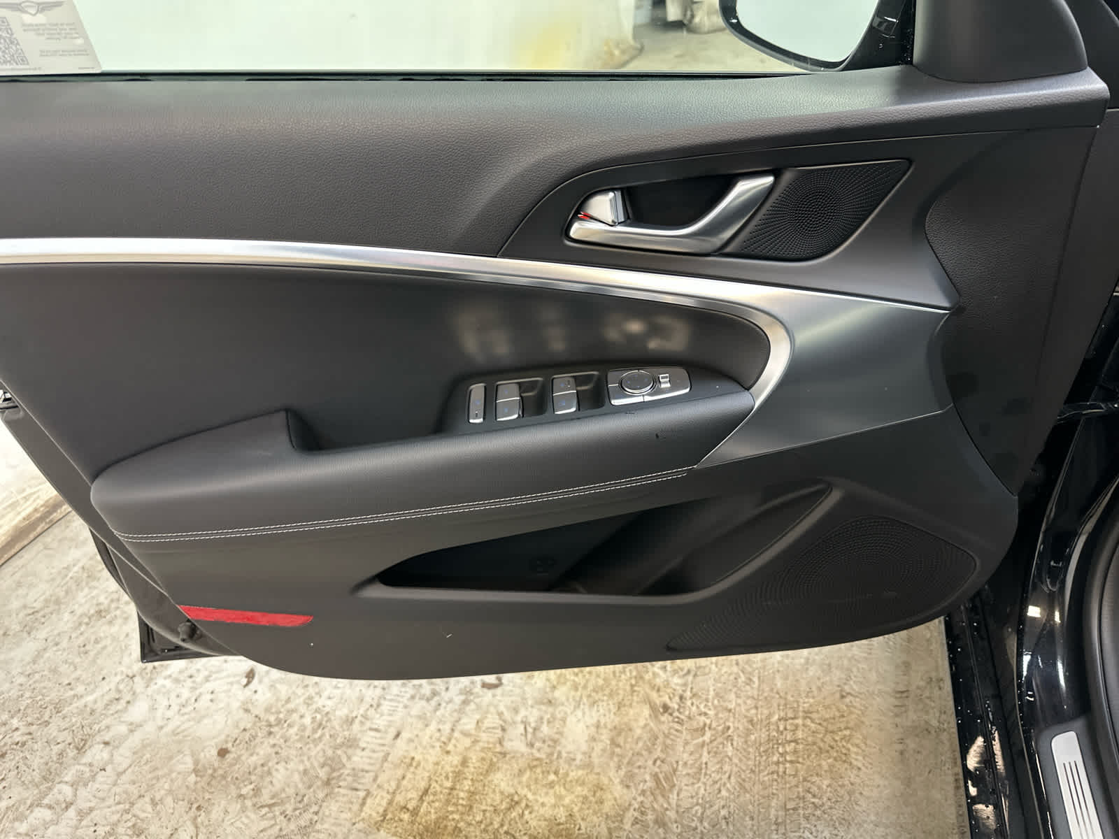 2025 GENESIS G70 Standard - Photo 10