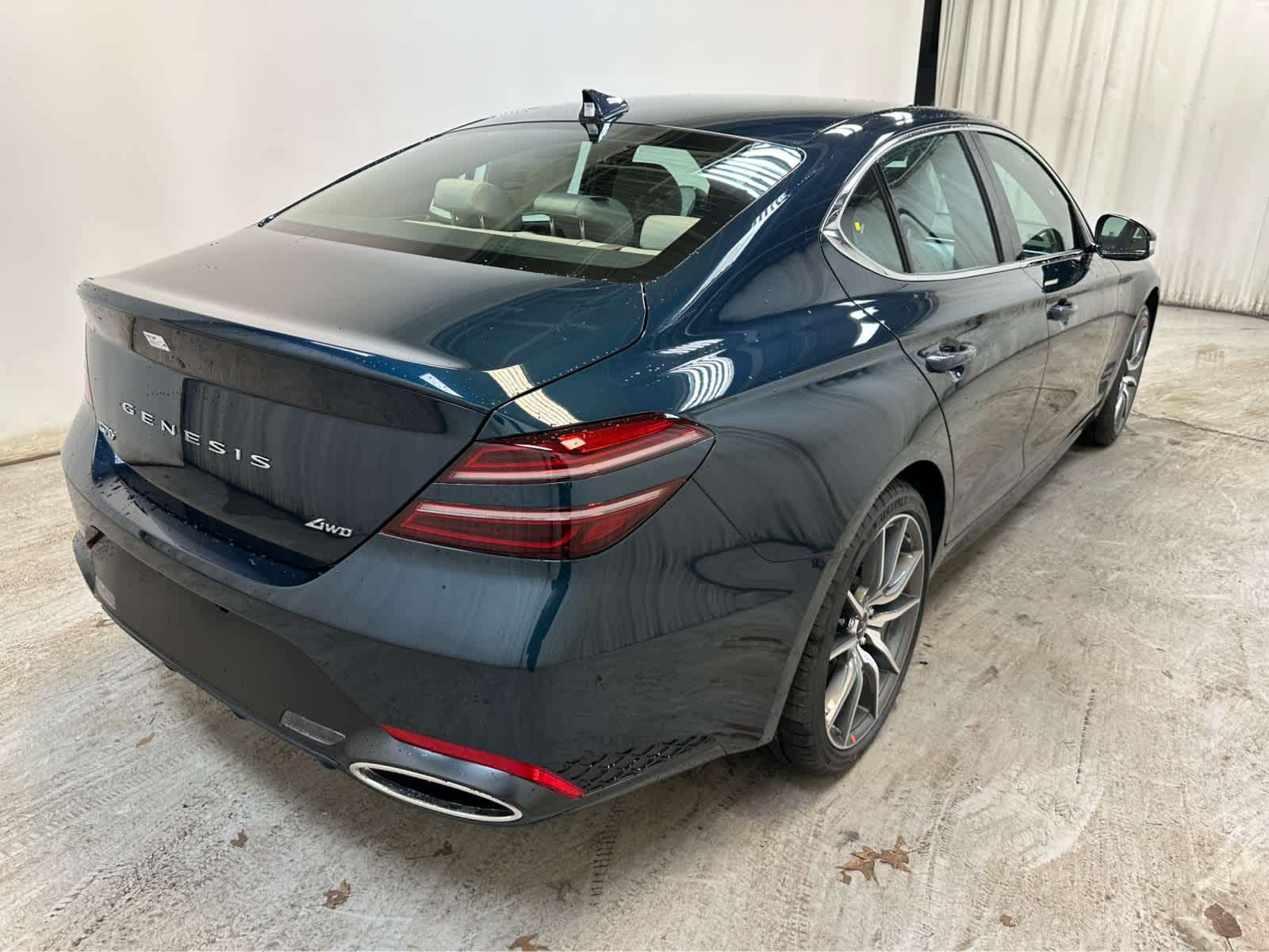 2025 GENESIS G70 Standard - Photo 6