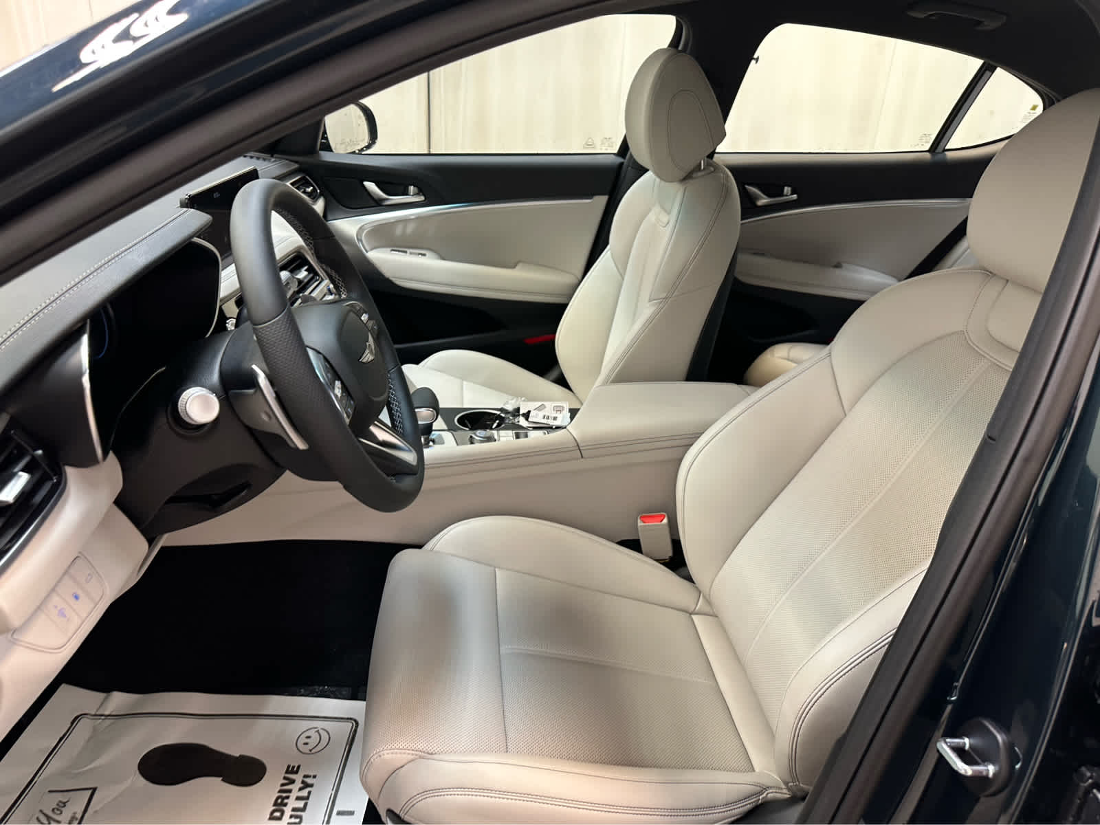 2025 GENESIS G70 Standard - Photo 12