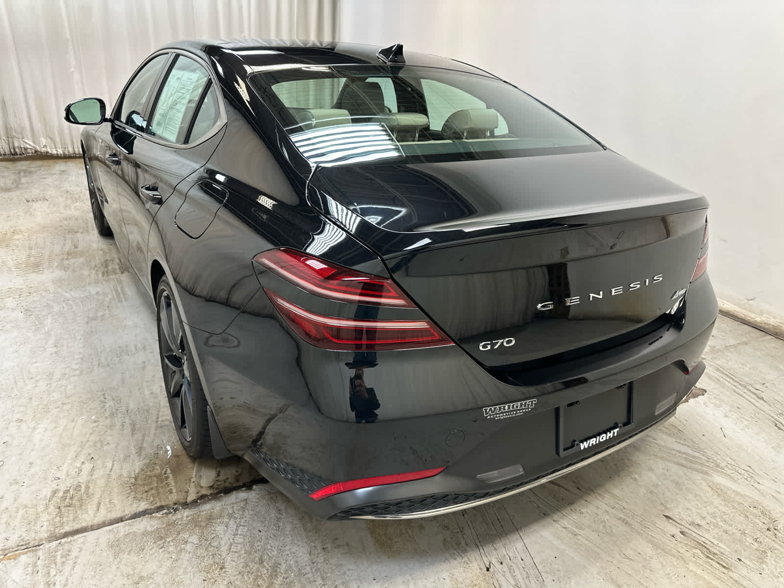 2023 Genesis G70 2.0T photo 4