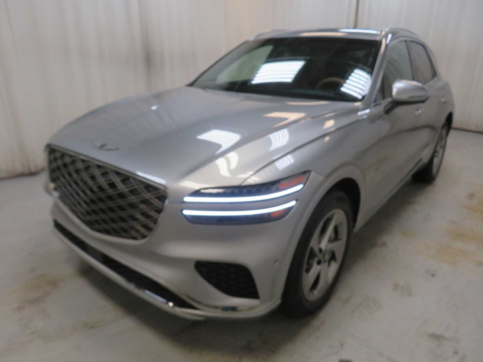 2026 Genesis GV70 2.5T Advanced photo 3