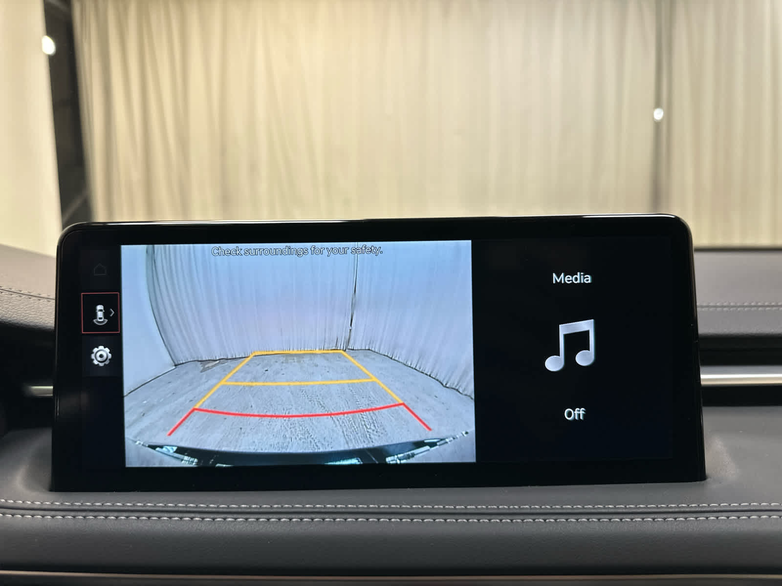 2025 GENESIS G70 Standard - Photo 17